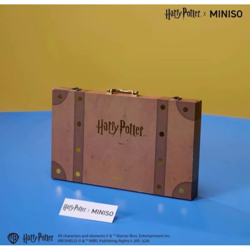 

box deluxe art set miniso x harrypotter