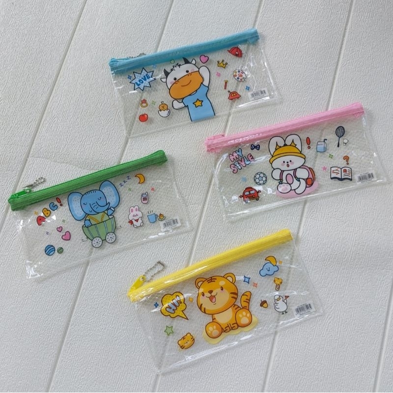 

Tempat Pensil Mika Resleting Gambar | Pouch PVC | Pouch Resleting | Tempat Pensil Anti Air