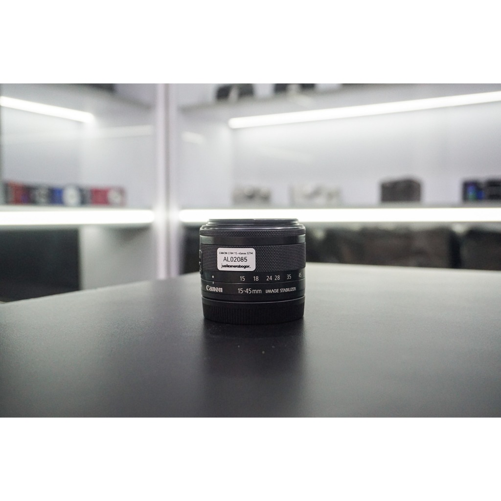 Lensa Canon EFM 15-45mm f3.5-6.3 IS STM