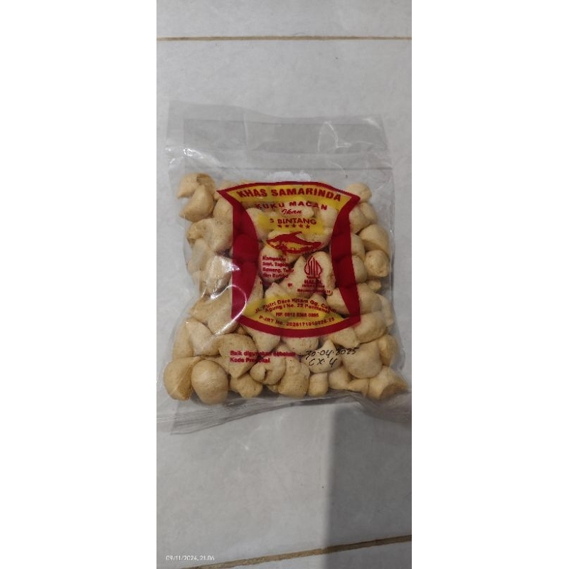 

Kerupuk Amplang ikan Kuku Macan