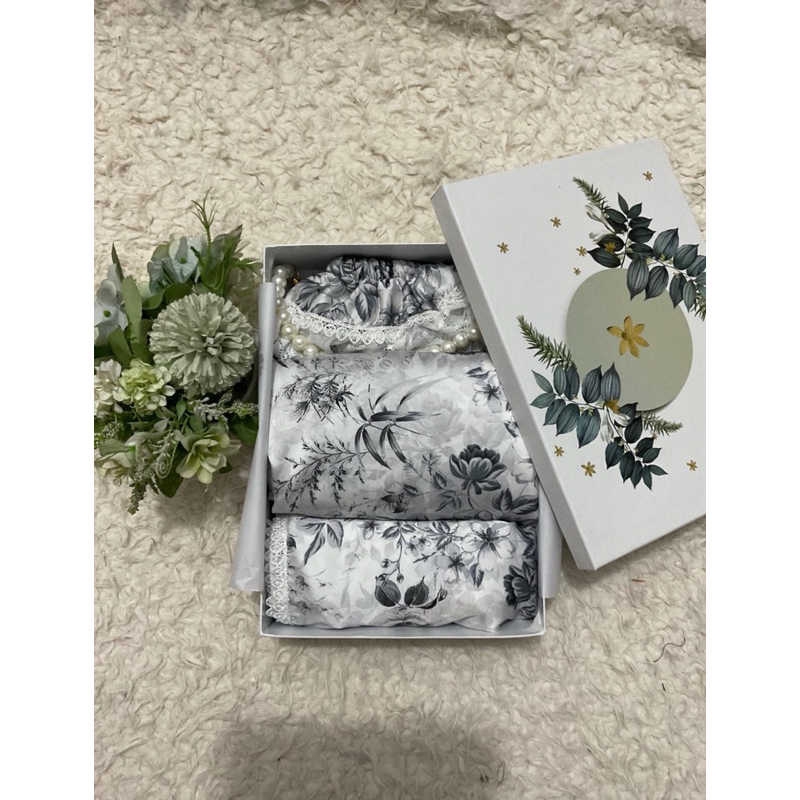 [Lalita House] Mukena Premium Bahan Armani Silk Motif Bunga