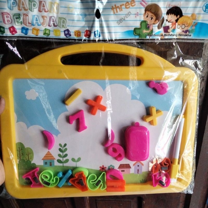 

drawing board magnetic / papan tulis magnet magnetic & huruf timbul