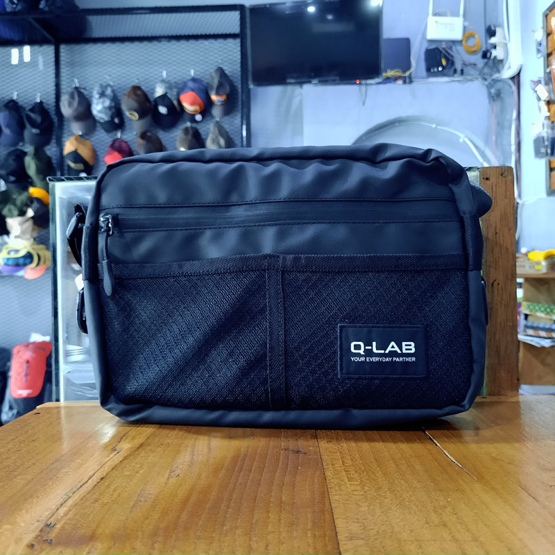 Tas Selempang Travel Pouch Q-Lab 020332