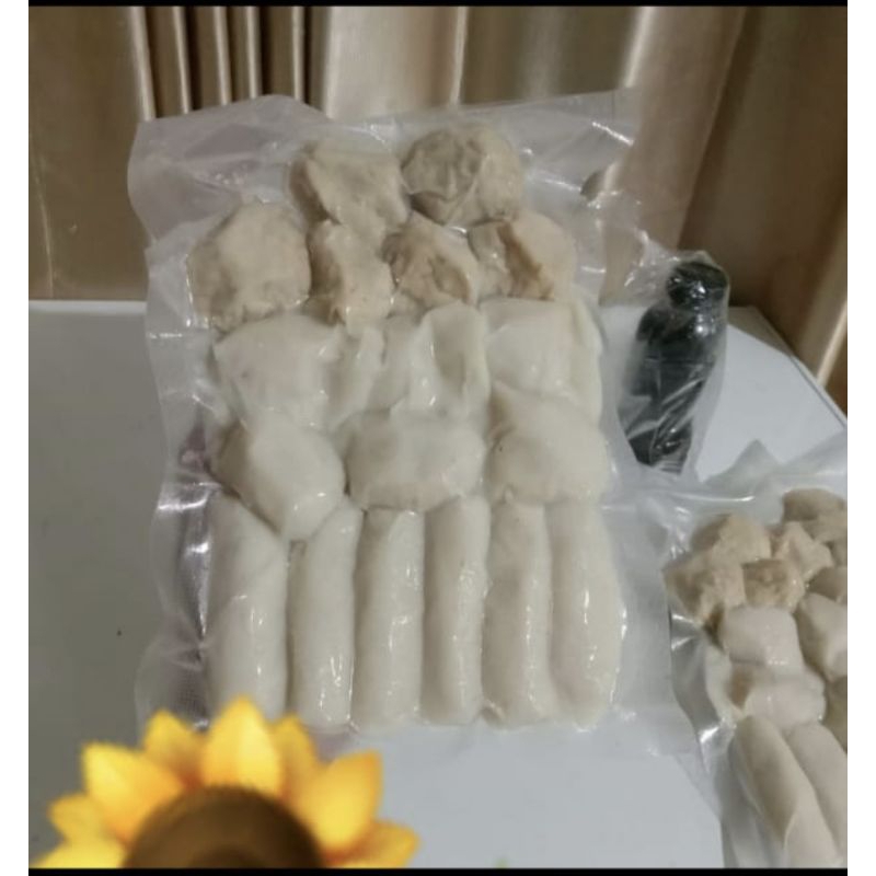 

pempek palembang ikan tenggiri asli isi 18pcs+cuko 200ml-porsi keluarga