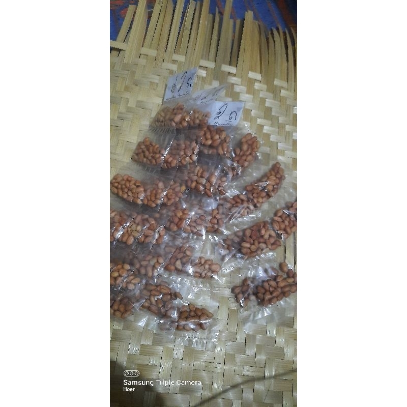 

kacang goreng gurih