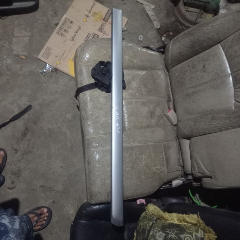 list pintu atau moulding RH Nissan xtrail t30