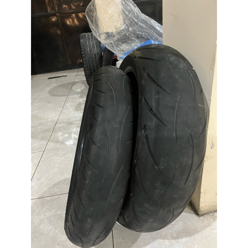 Ban moge Metzeler set depan 120/70 belakang 180/55
