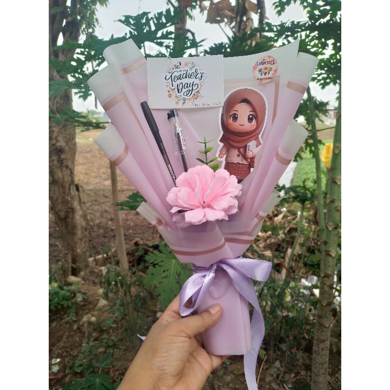 

Buket hari guru Buket alat tulis Buket bunga topper graduation snack coklat wisuda hadiah kado