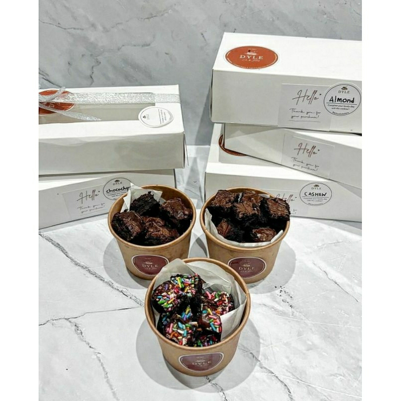 

Brownies Bites Shiny Crust Extra Varian Topping By DyleCakeBakery