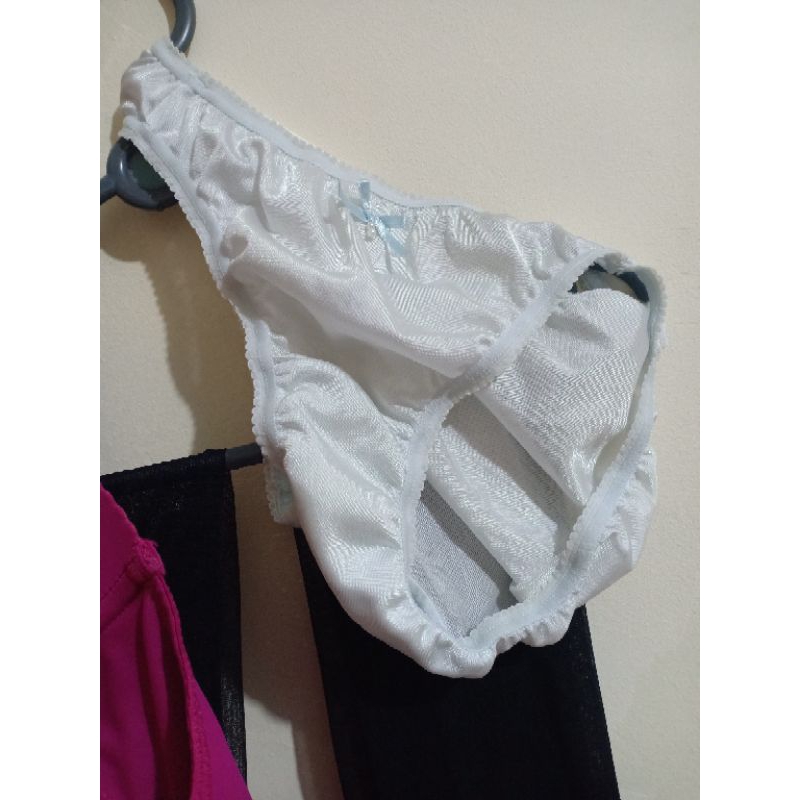 Celana Dalam Aroma Khas Wanita