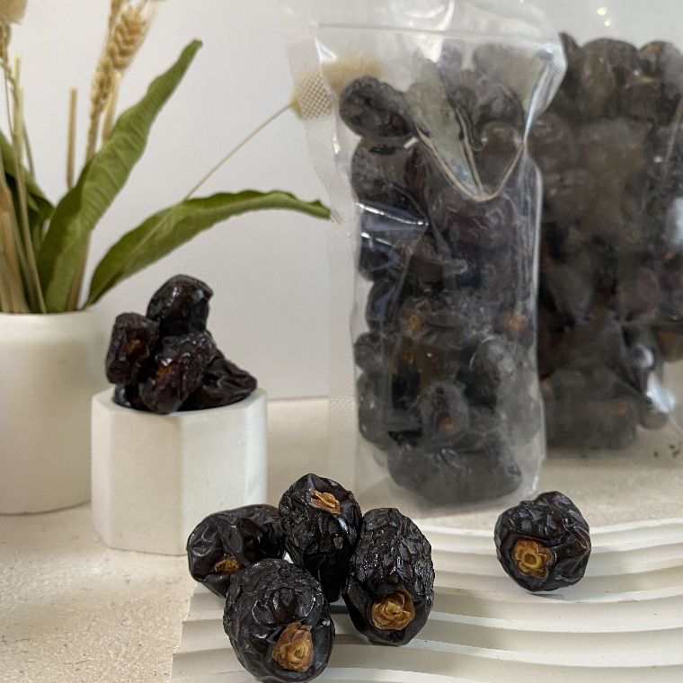 

Kurma Ajwa 100 Gram Kurma Nabi Segar Lembut Asli Madinah