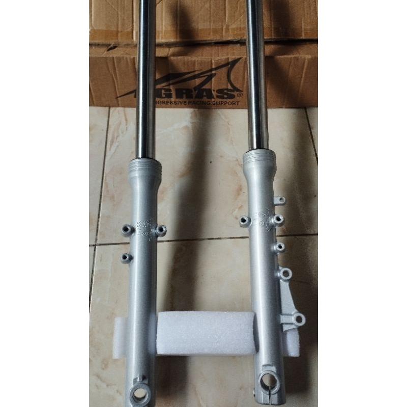 As bottom ninja r rr shok depan ninja r rr warna silver skok Depan ninja import as 33 AS SHOK SET TA