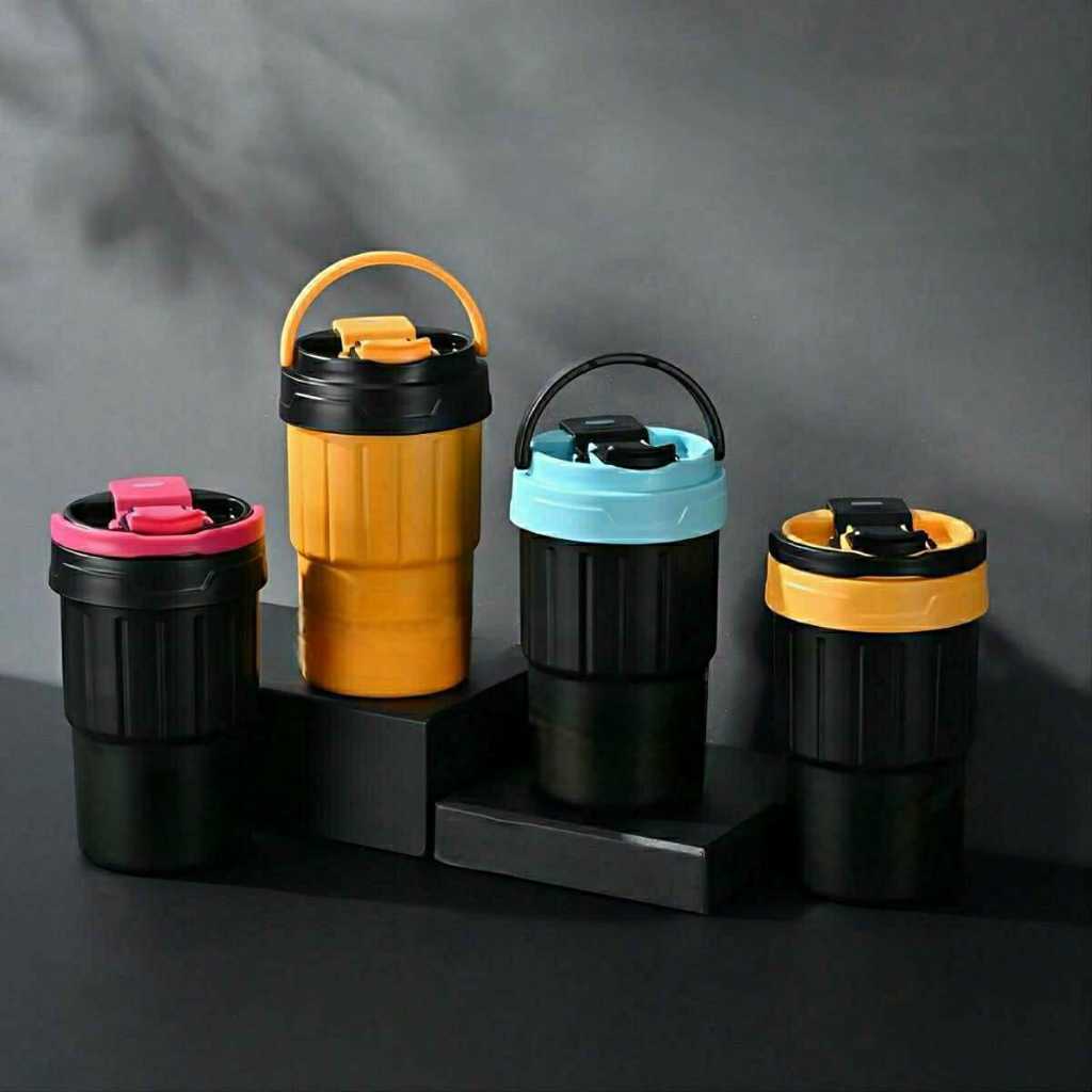 MUG TUMBLER PLASTIK GELAS CREATIVE ADA HANDLE DAN SEDOTAN KAPASITAS 550ML KODE 105