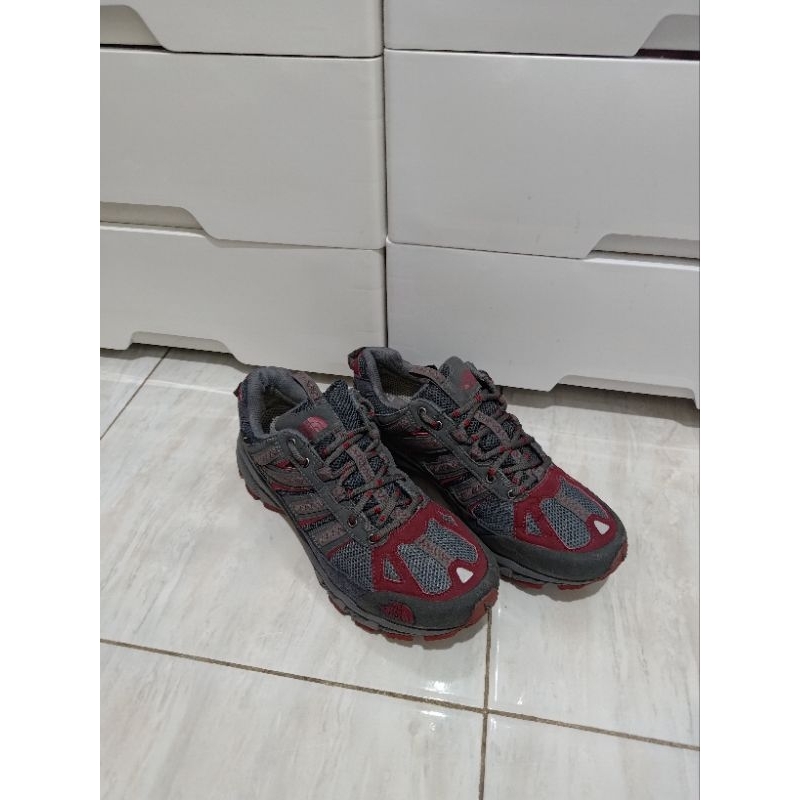Sepatu The North Face Ulta 50 Goretex Size 41 Like New