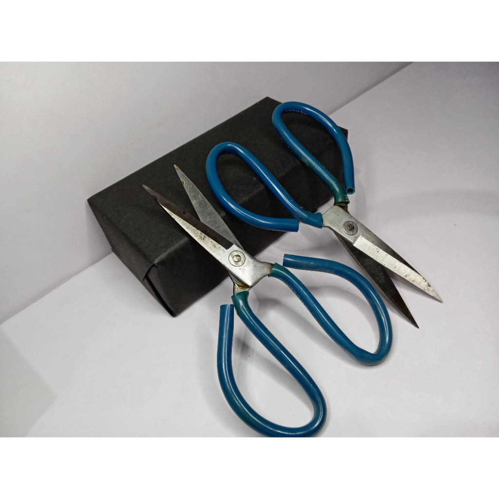 

GUNTING KAWAT / GUNTING SENG KARPET / Gunting Kodok / Gunting Kain / Gunting Serbaguna Size 8”/200