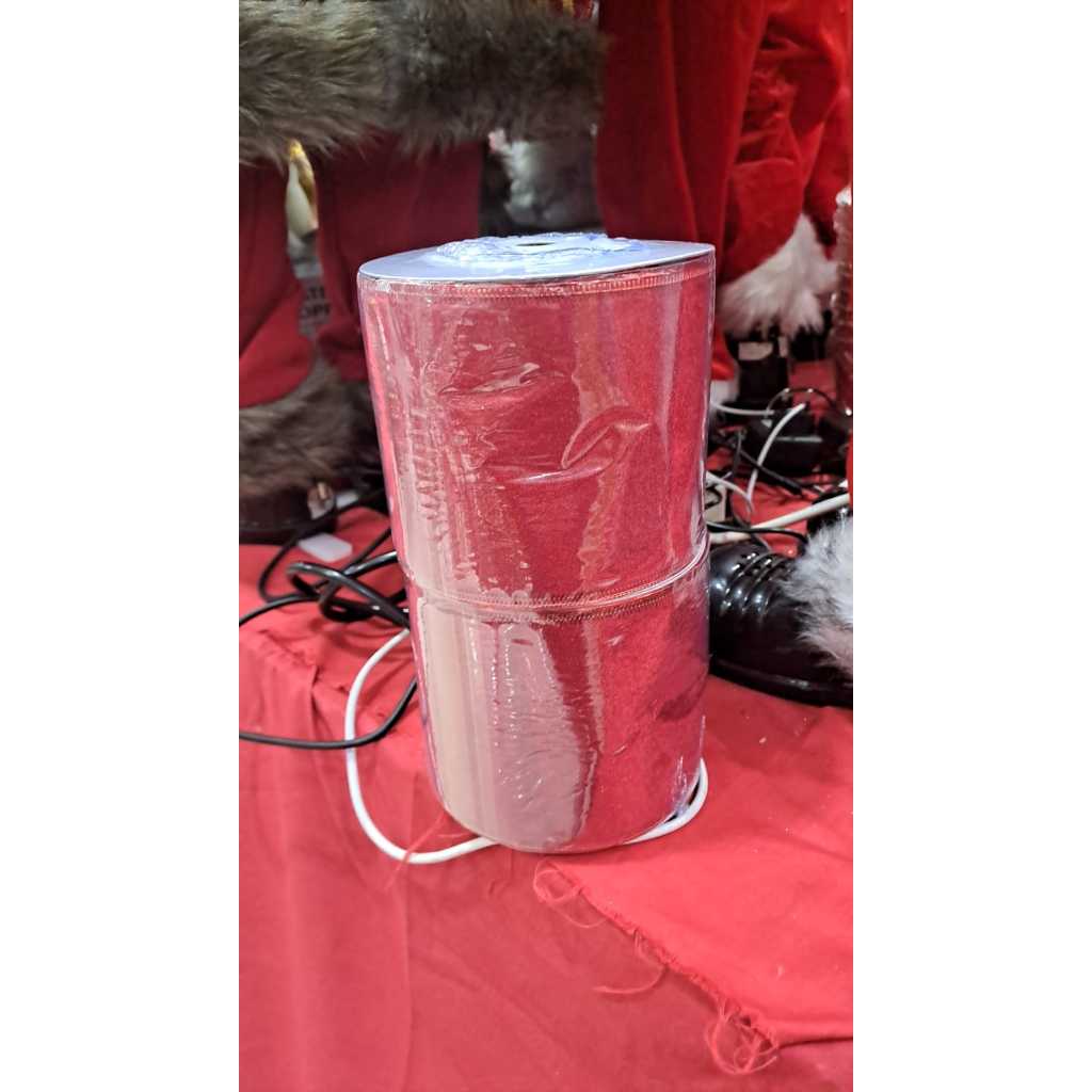 

Pita Bludru Merah Lebar 10 Cm 1 Rol 9 Meter