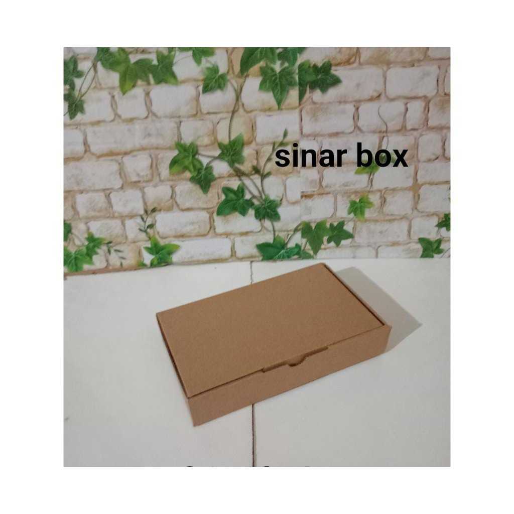 

kardus murah/karton/box,uk 27x21x3,box model pizza ,box aksesories dll