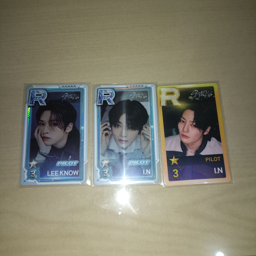 PC Stray Kids Lee Know I.N Superstar JYP SSJ PILOT