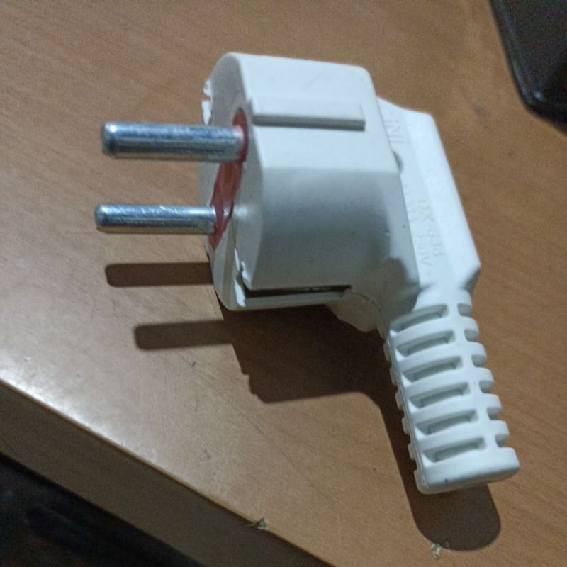 colokan listrik/ steker arde bengkok L murah