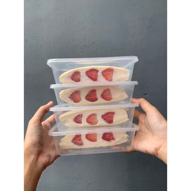 

fruit sando strawberry