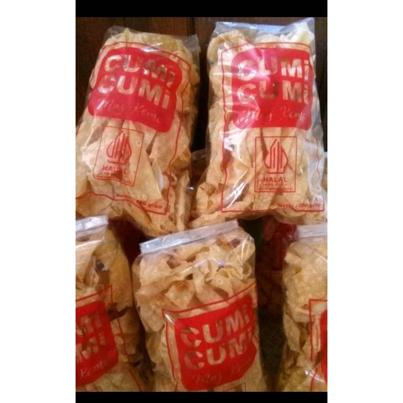 

camilan kue bawang/keripik bawang/stik bawang/pangsit bawwang rasa keju,,gurih ,empuk renyah