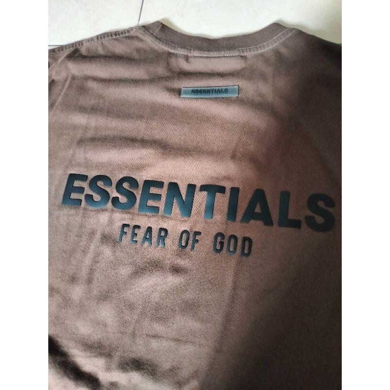 T-shirt kaos fear of god essentials
