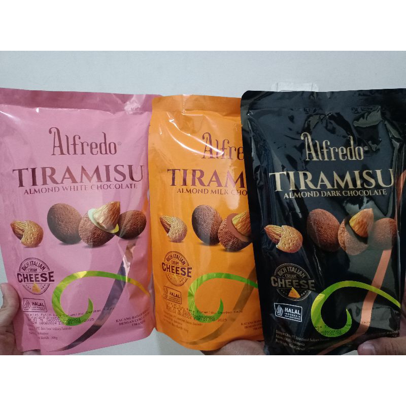 

ALFREDO TIRAMISU ALMOND 300GR DARK MILK WHITE COCHOLATE