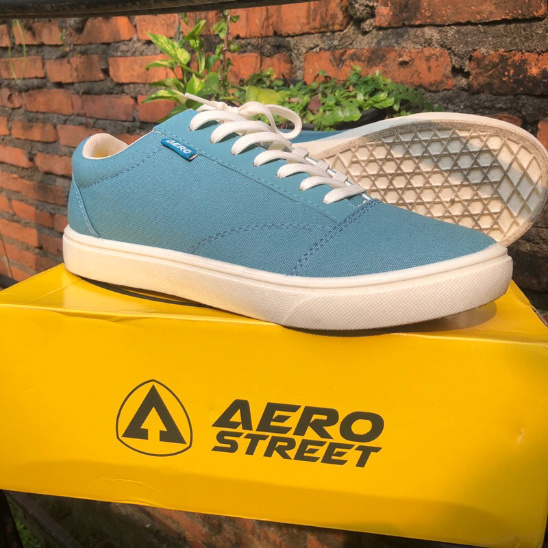 Sepatu Aerostreet Massive Basic Biru Pastel 43 Kanvas Sneakers