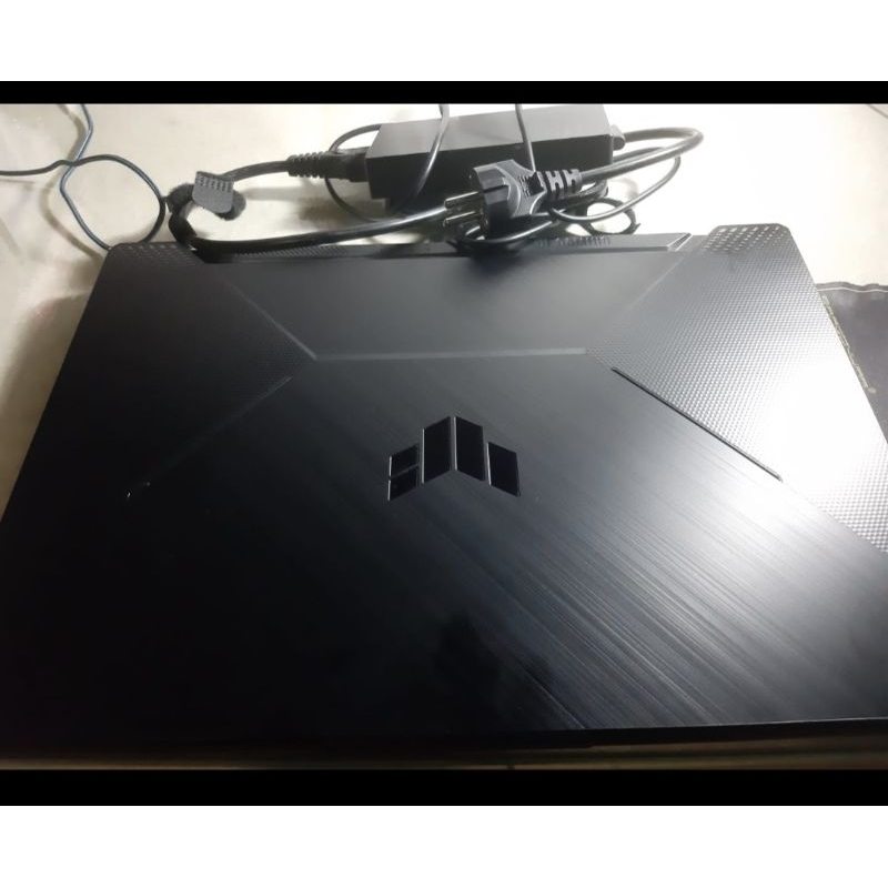 ASUS TUF  GAMING F15 FX506HF  CORE i7 16 GB