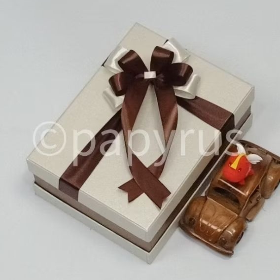 

PAPYRUS Sandwich 15x20 Tinggi 8cm Kotak Kado Gift Box Hadiah V1