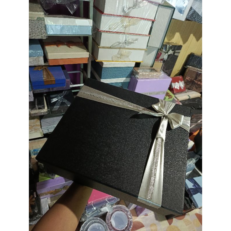 

Box Kado Banjarmasin Ukuran 35cm x 30cm Tinggi 12 Cm by Box Kado Banjarmasin