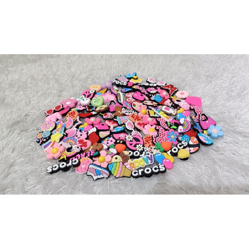 mainan tempelan JIBBITS label dan non label tempelan untuk sendal CROCS