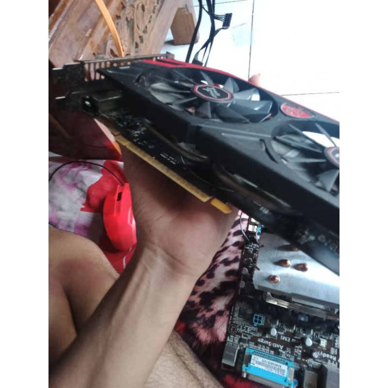 GTX 750 ti twinfrzr msi rusak no display