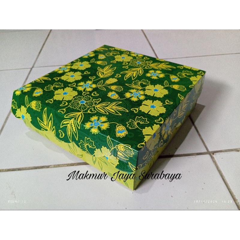 

Dus R10K Kembang Hijau/Dus Nasi 20 x 20 x 7/Dus Nasi Hajatan/Box Nasi/Kerdus Nasi Motif/Dus Motif 20x20/Dus Nasi ukuran 20