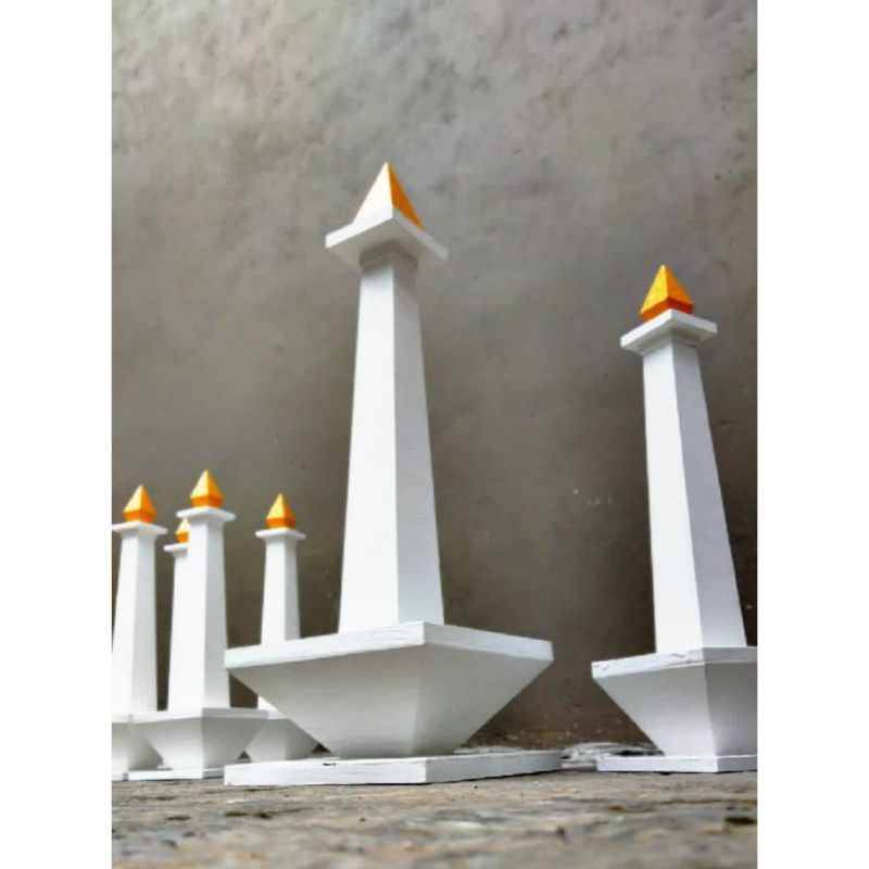 miniatur tugu monas