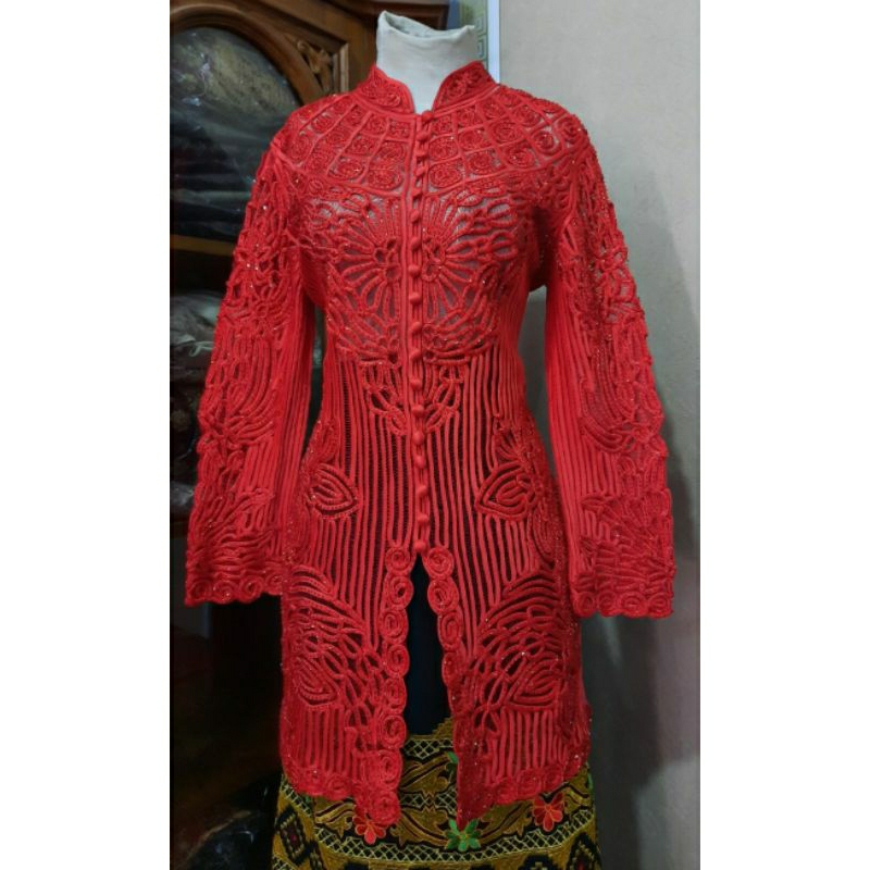 kebaya sulam usus lampung