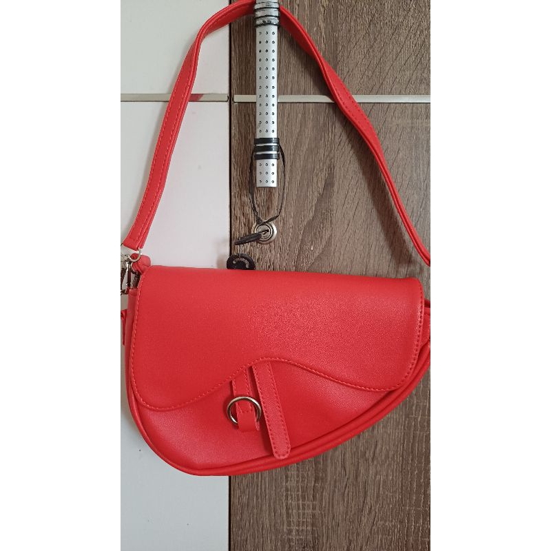 tas bee medium by andari (new)