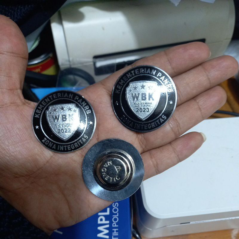 Pin WBK Lencana WBK (Magnet)