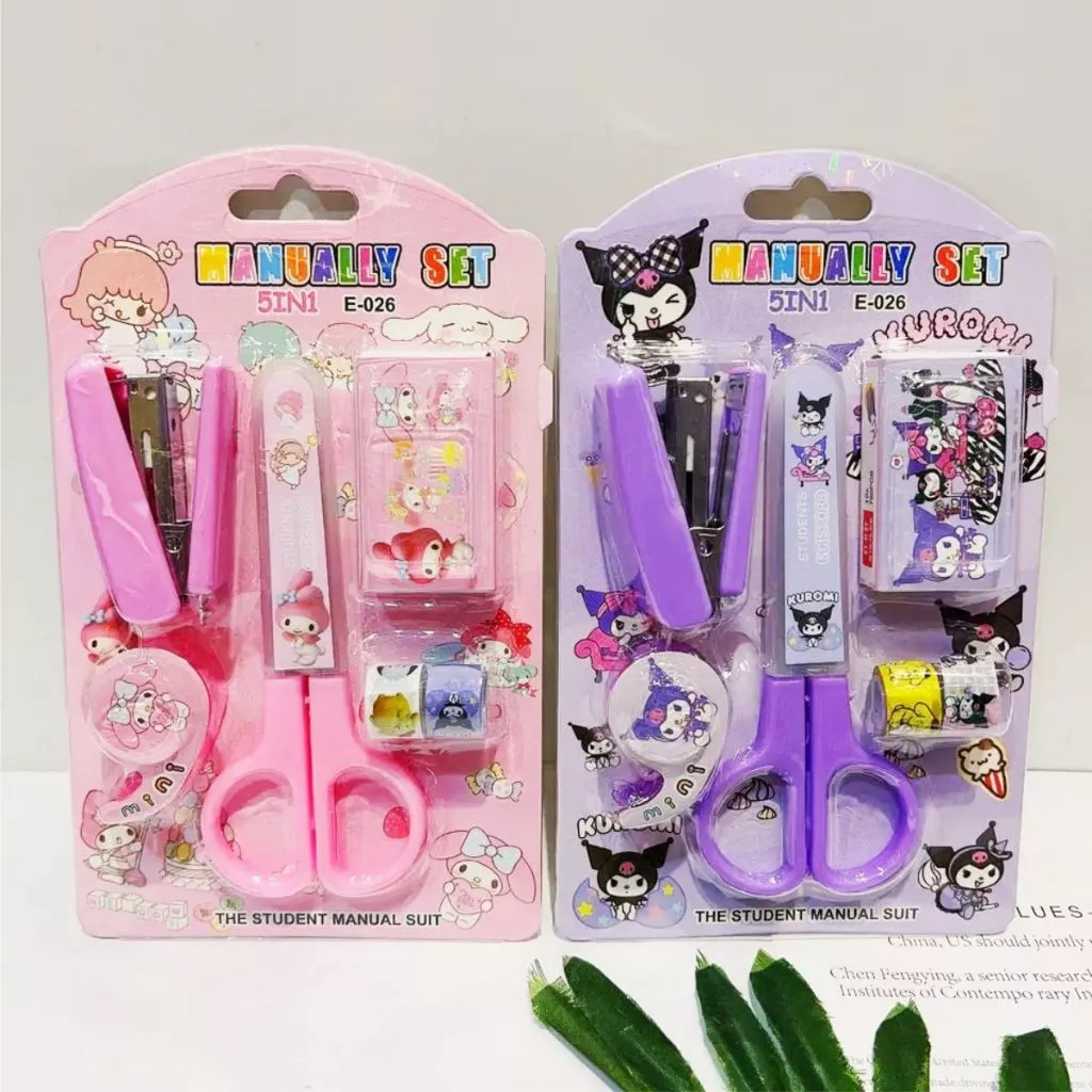 

Set Gunting 5in1 Stapler Pemotong Dispenser Selotip Solasi Mini Sanrio Sekolah Kantor Kawaii Lucu Kuromi Cinamorol Melody Pompurin Lucu Gunting Tajam ada Pelindung