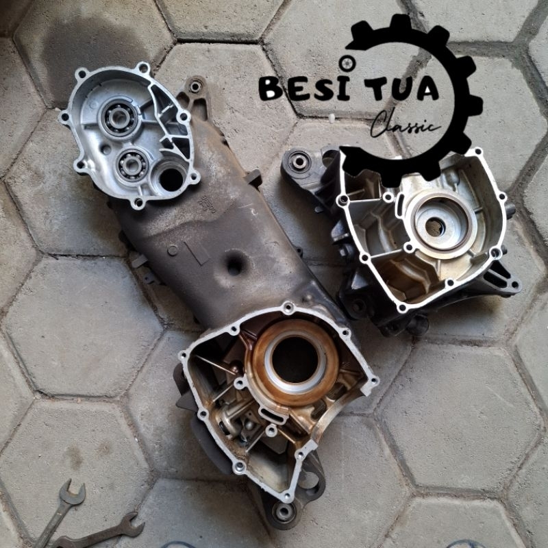 Crankcase blok kalter tengah kanan kiri nomer mesin old aerox 155 lexi 125 kode b65 original