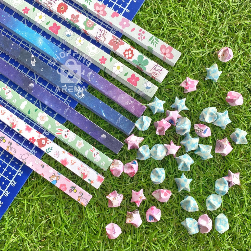 

Kertas Bintang Gambar Karakter Lucu Origami Lucky Star Paper Lipat Motif Warna Warni Varian Pastel Macaron Papercraft quilling quiling DIY Handcraft Kerajinan Art Color Bergambar Cantik Unik Peralatan Stationery Tools Dekor Hiasan Shopping Arena Malang