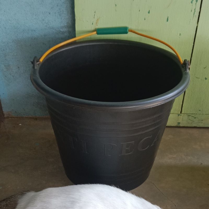 EMBER HITAM - EMBER ANTI PECAH - EMBER SNI