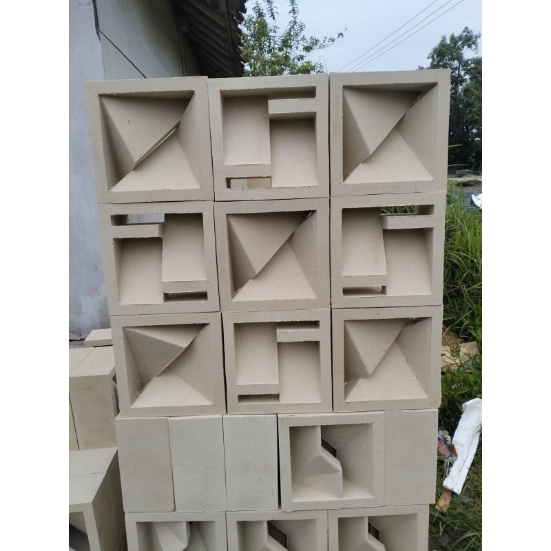 ROSTER BETON MINIMALIS ventilasi udara pagar rumah