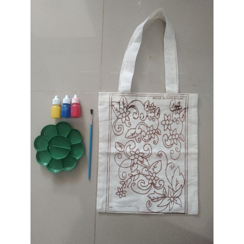 

Paket Alat Lukis Tote Bag Batik 25x30cm Lengkap dan Murah