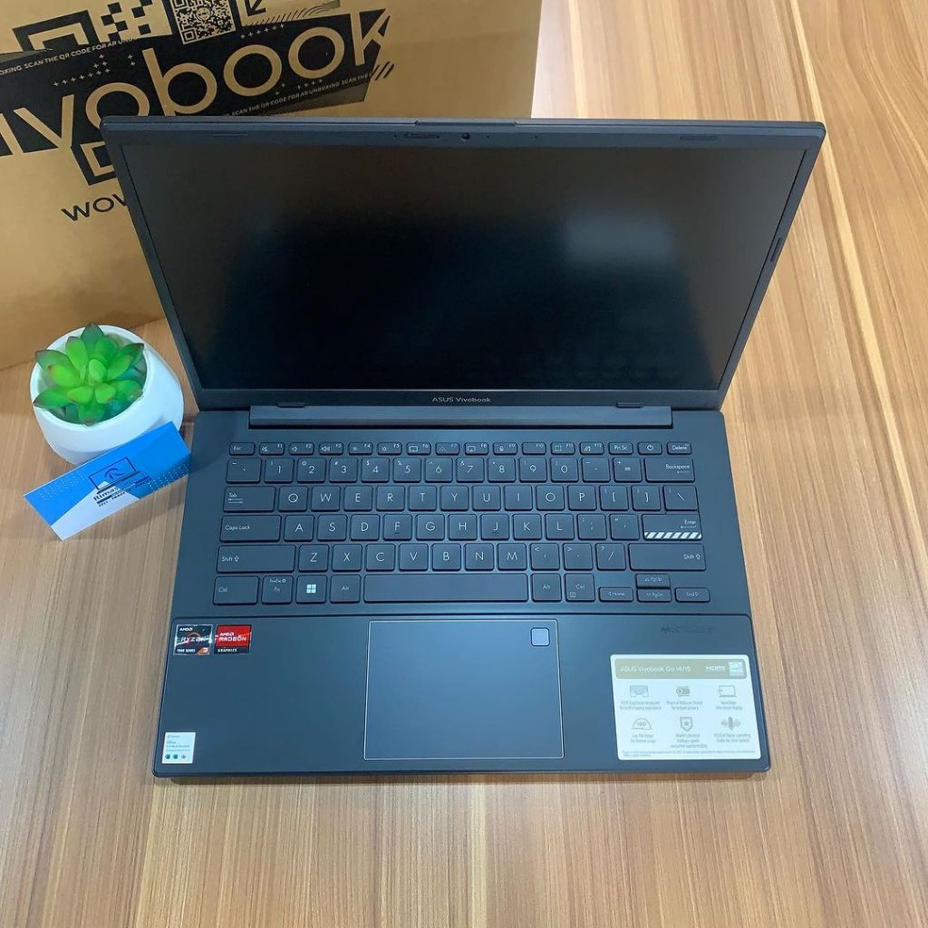 ASUS VIVOBOOK AMD RYZEN 3 7320U RAM 8GB/SSD 256GB BARU