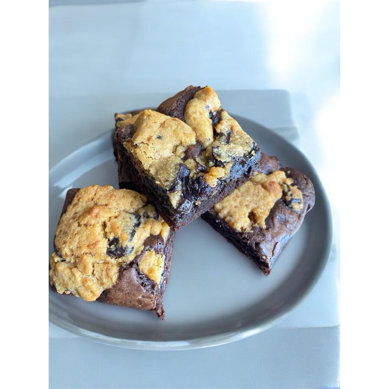

Brokie – Perpaduan Brownie dan Cookie yang Crunchy di Luar, Fudgy di Dalam!