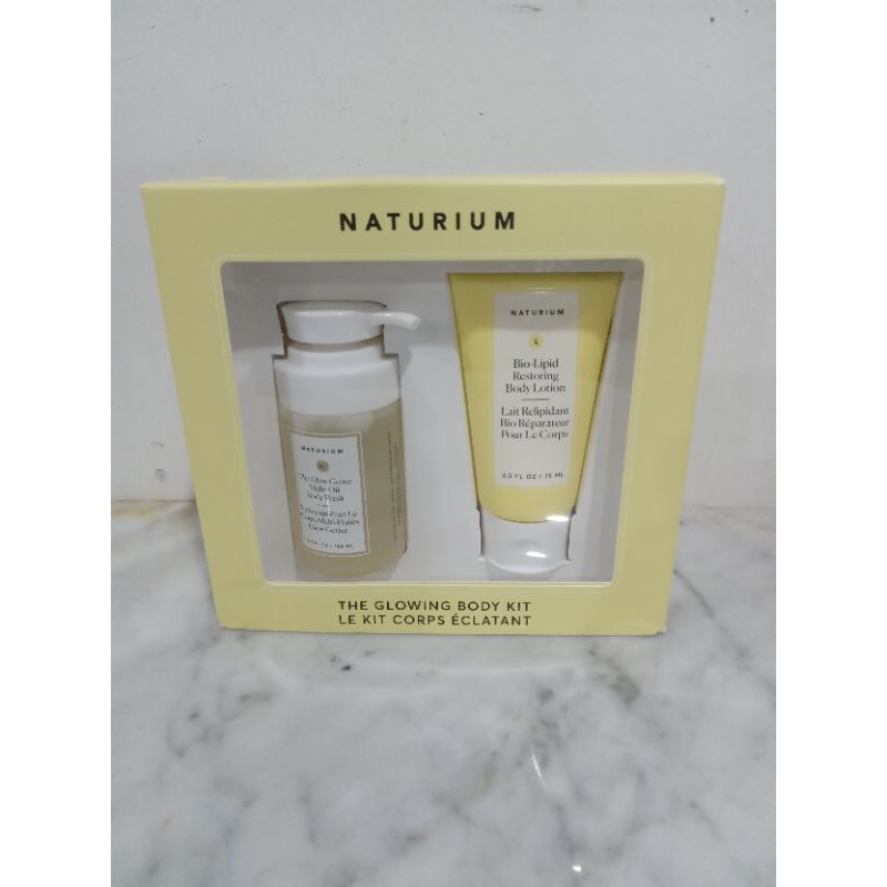Naturium The Glowing Body Kit set include lotion and wash