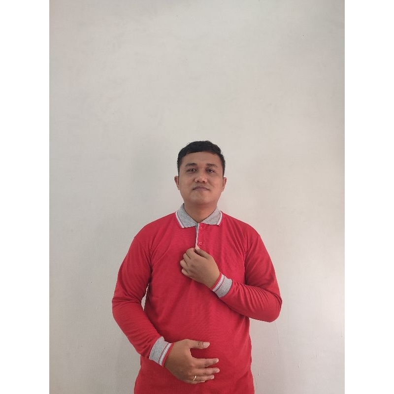 baju warna merah berkerah abu abu lengan panjang pria/wanita