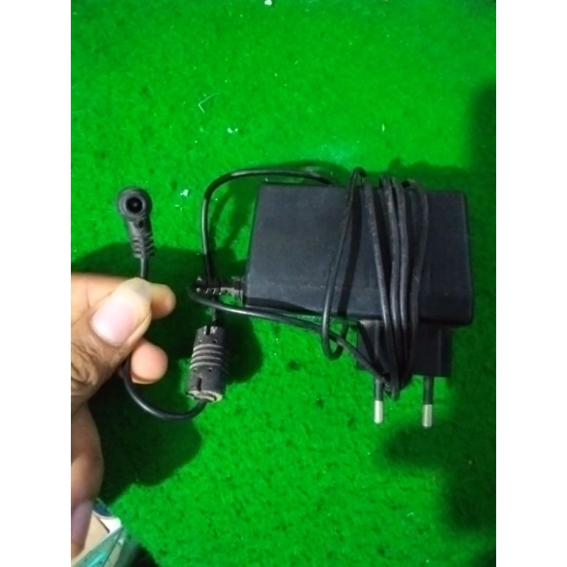 ADAPTOR LED LG 19V 1.7A - ADAPTOR LG 19V 1.7A ORIGINAL