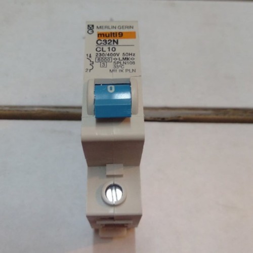 MCB MERLIN GERIN 10A / MCB MERLIN 10 A PLN CL 10